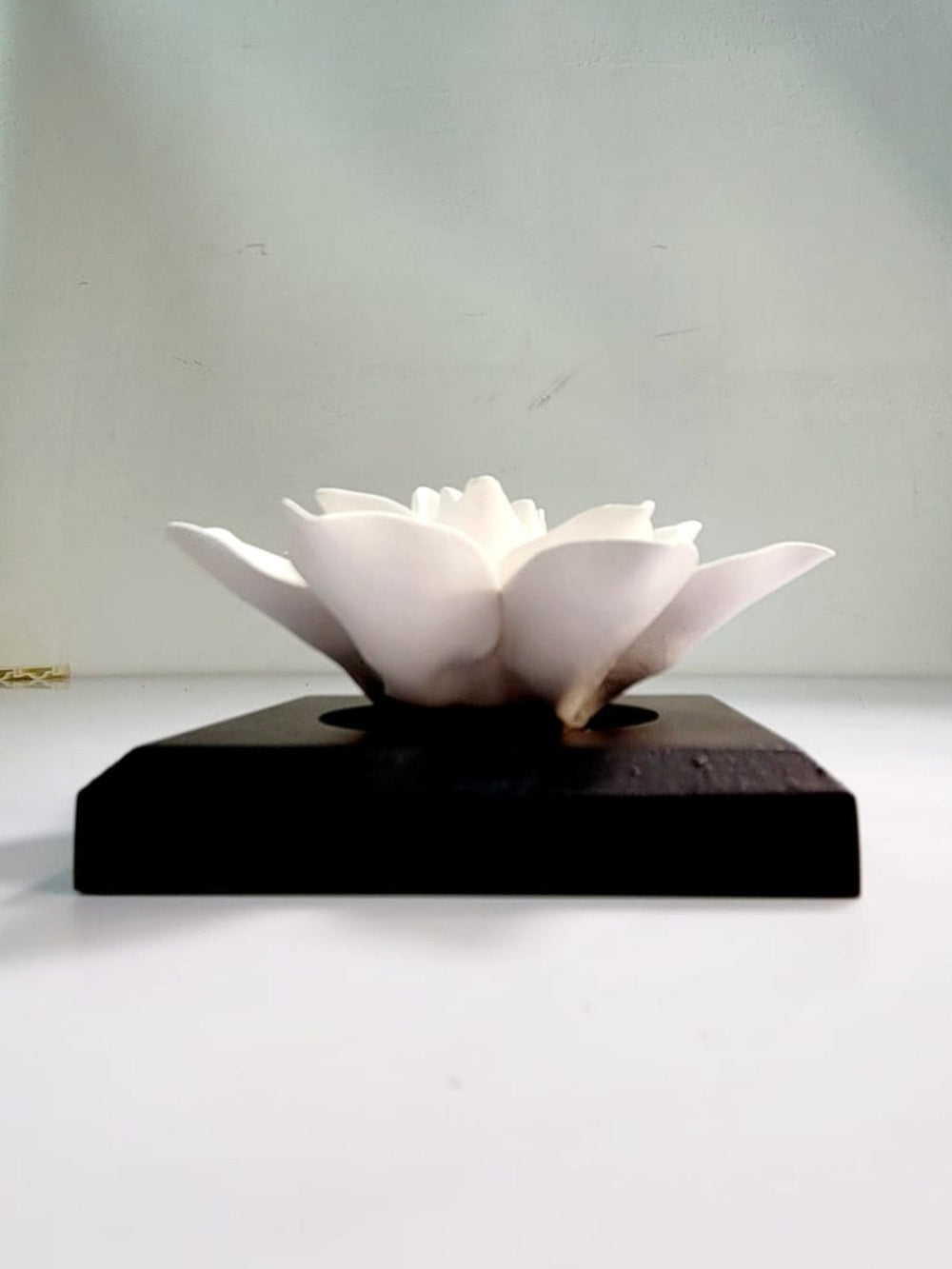 Handcrafted Lotus Passive Aroma Diffuser - APTIVA