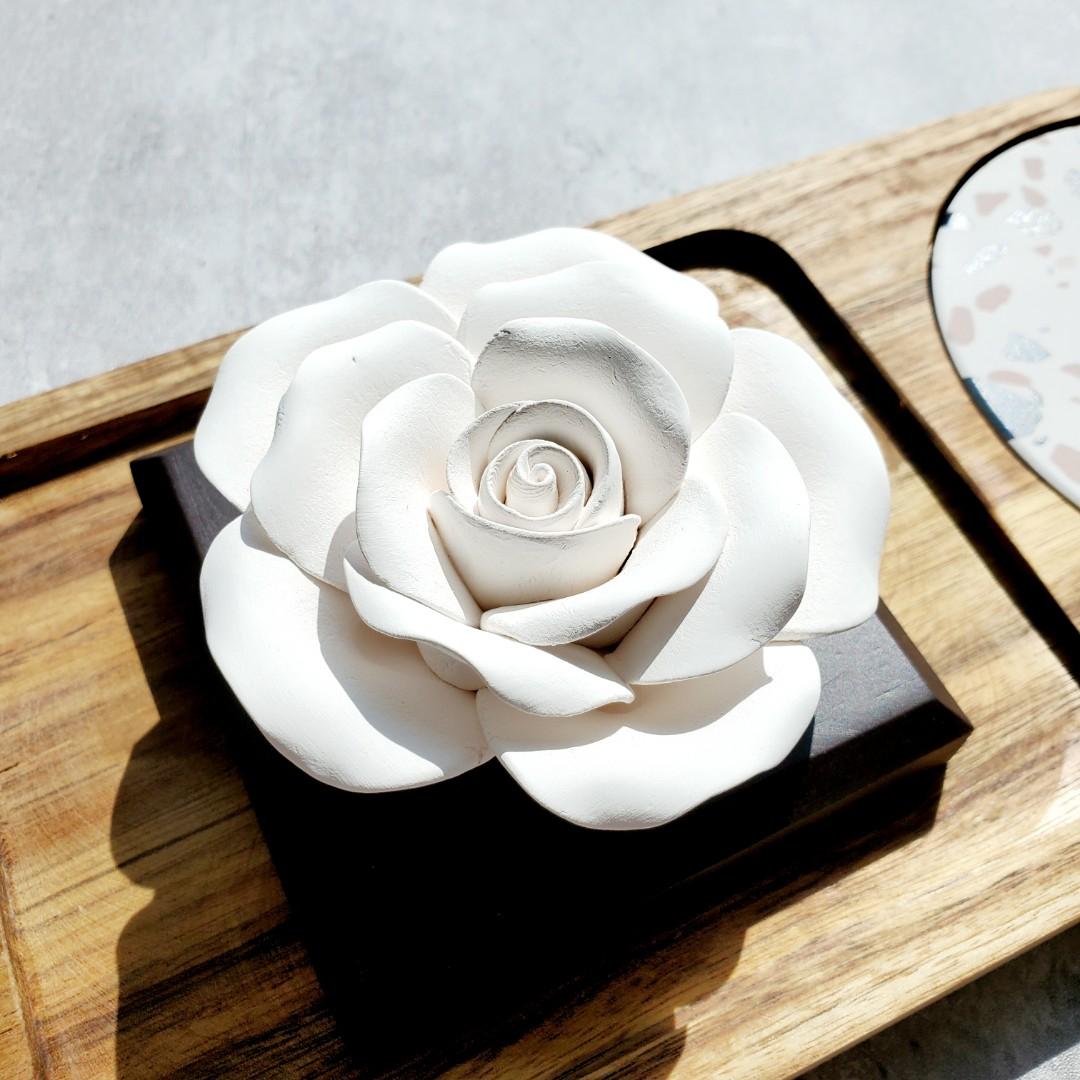 Handcrafted Rose Passive Aroma Diffuser - APTIVA