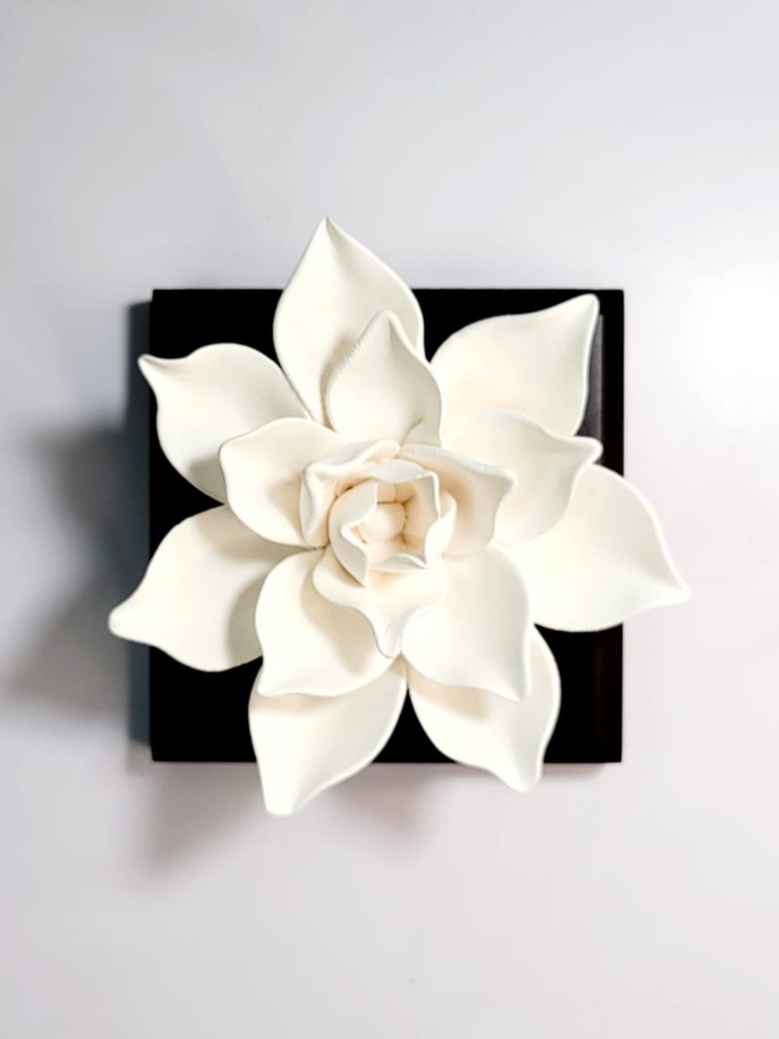 Handcrafted Lotus Passive Aroma Diffuser - APTIVA