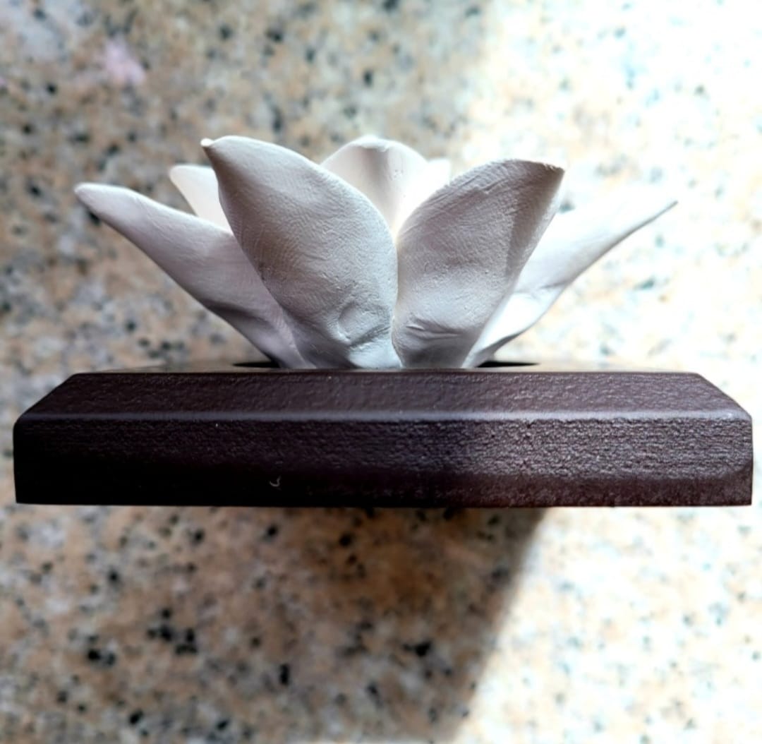 Handcrafted Lotus Passive Aroma Diffuser - APTIVA